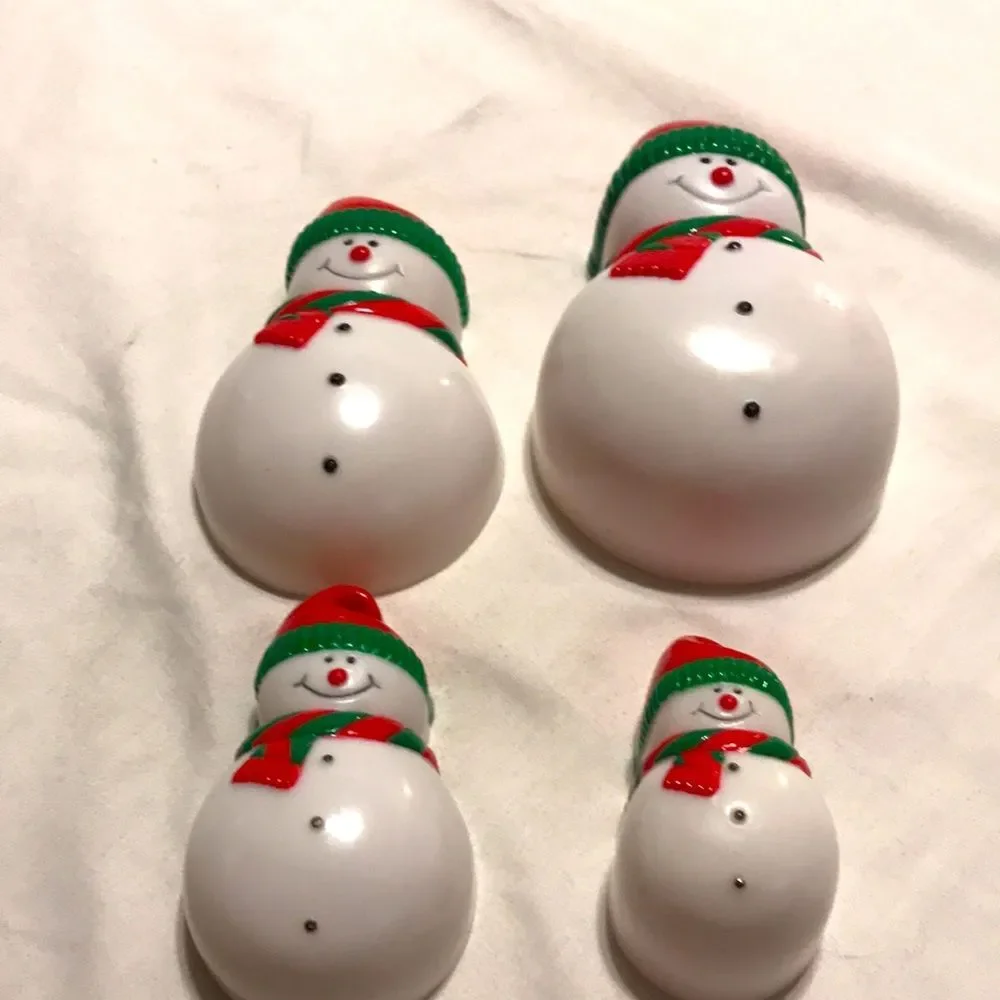 Snowmen measuring cups